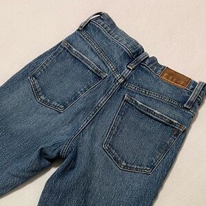 Madewell high Rise Slim Crop Boyfriend Jean 24